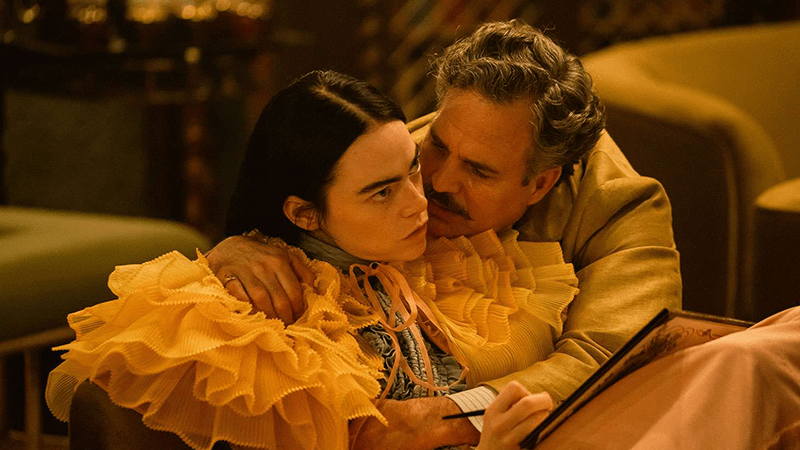Emma Stone (left) and Mark Ruffalo (right) in Poor Things (2023)